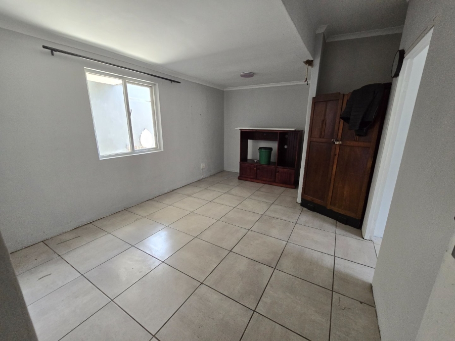 10 Bedroom Property for Sale in Colorado Park Western Cape